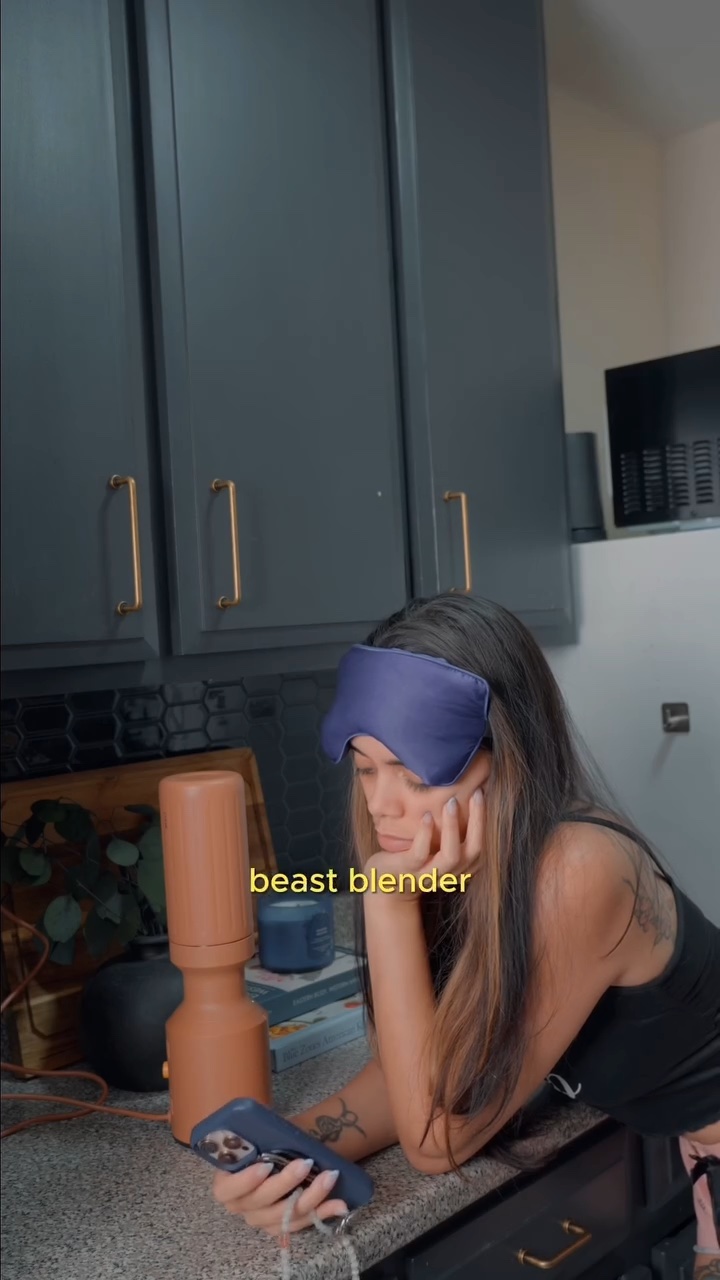 Veronica making a high-protein breakfast with the Beast Blender in a wellness UGC product demo